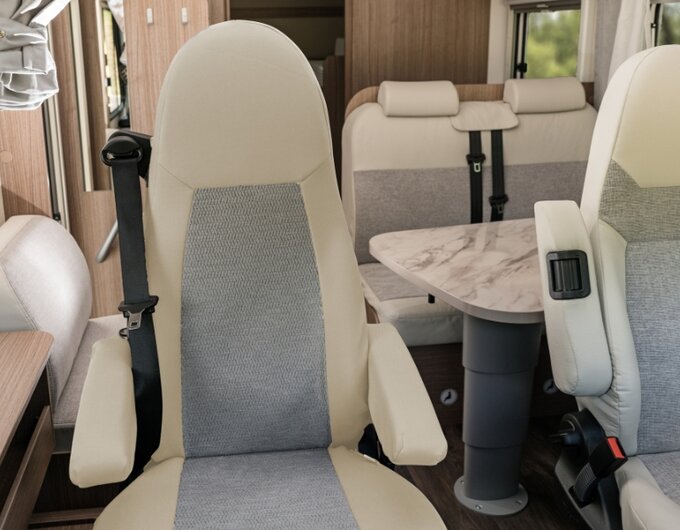 Schonbezüge Fahrerhaussitze ab MJ 2018 - A-/T-/V-/CV-Modelle, Wohnwelt Arctica