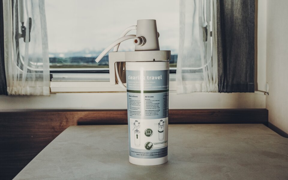 Filtre à eau clearliQ travel alimenté par Grünbeck
