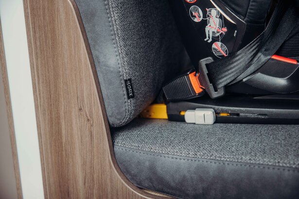 ISOFIX-Kindersitzbefestigung im Carado Alkoven Wohnmobil – sicherer Halt für Kindersitze