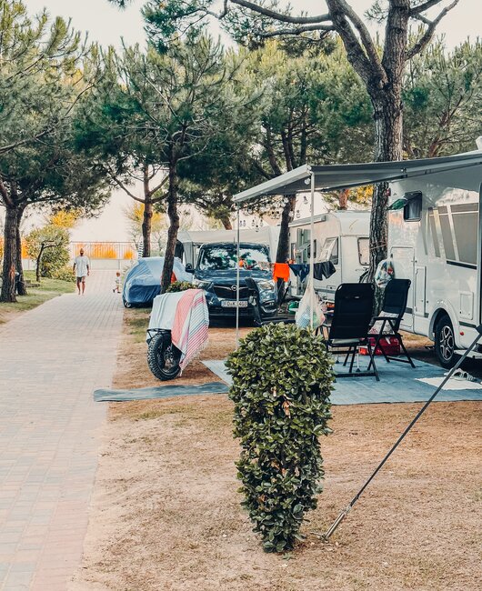 Der CArado t448 auf dem Campingplatz