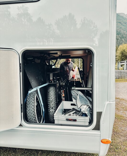 Carado T448 Heckgarage