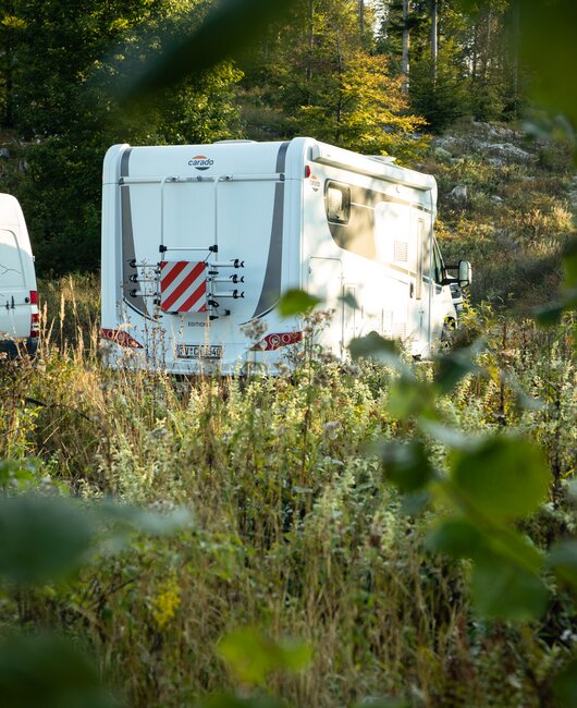 Wohnmobil auf dem Campingplatz 