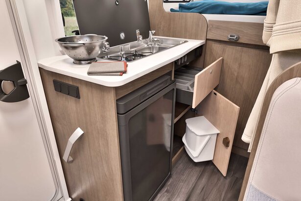 Kleiderschrank Eingangsbereich Carado Van