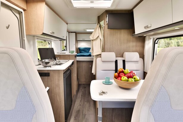 Heckgarage Carado Van